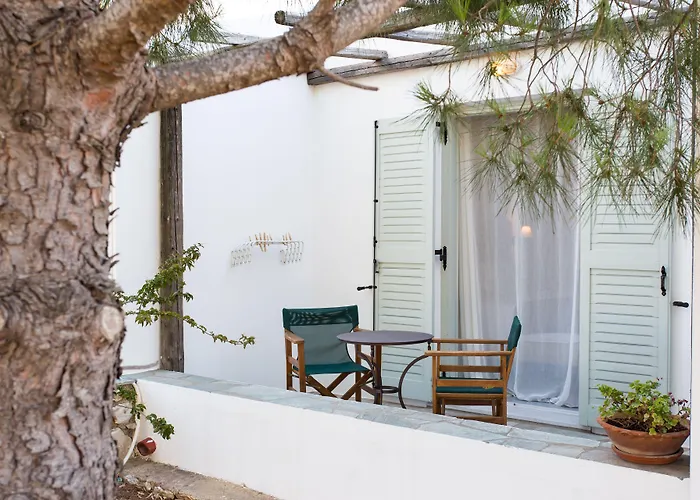 Parosland מלון Alikí