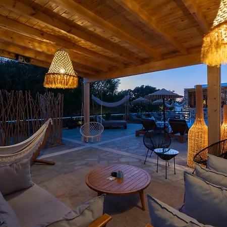 Ξενοδοχείο Parosland 4*