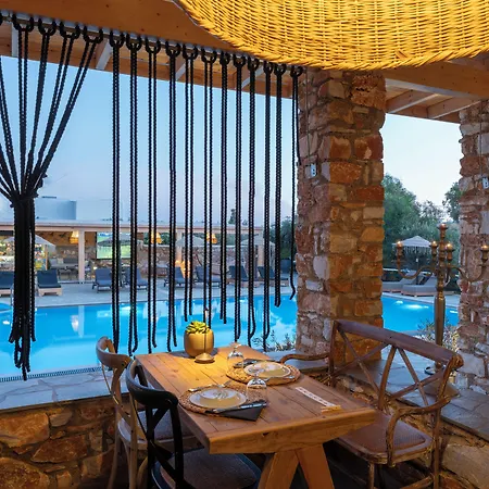 Ξενοδοχείο Parosland 4*